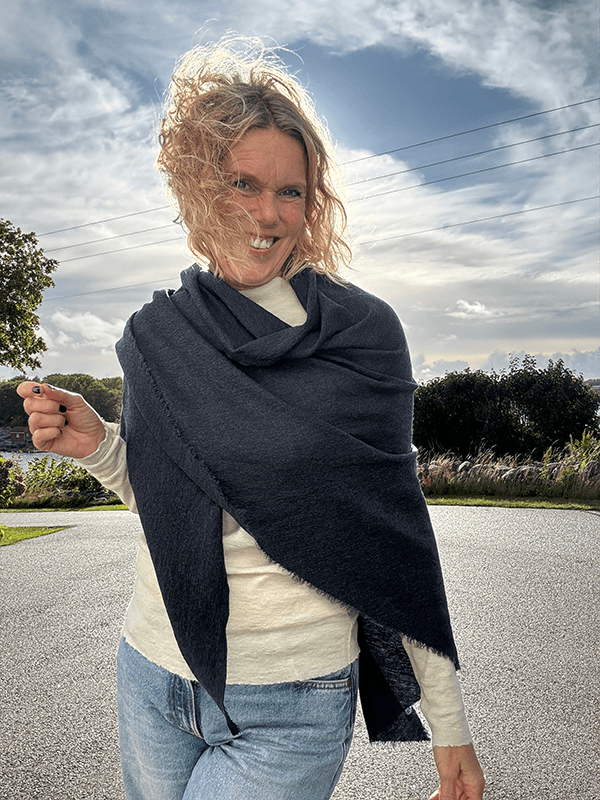 1063 Sjal Curling, Midnight Blue Melange, Merino