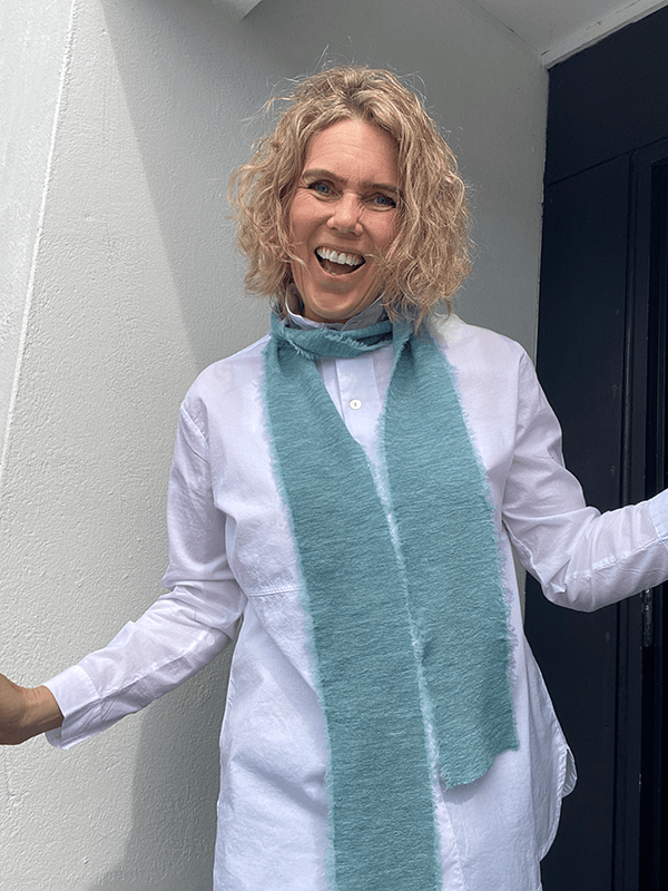 1049 Skjerf Bow, Artic Melange, Merino