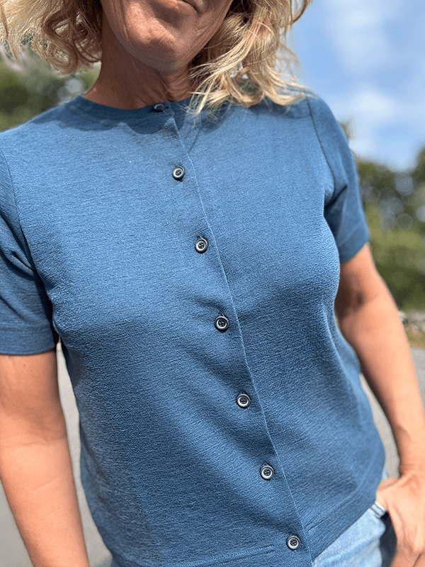 8032 Cardigan Kort Erm, Denim Blue, Merino