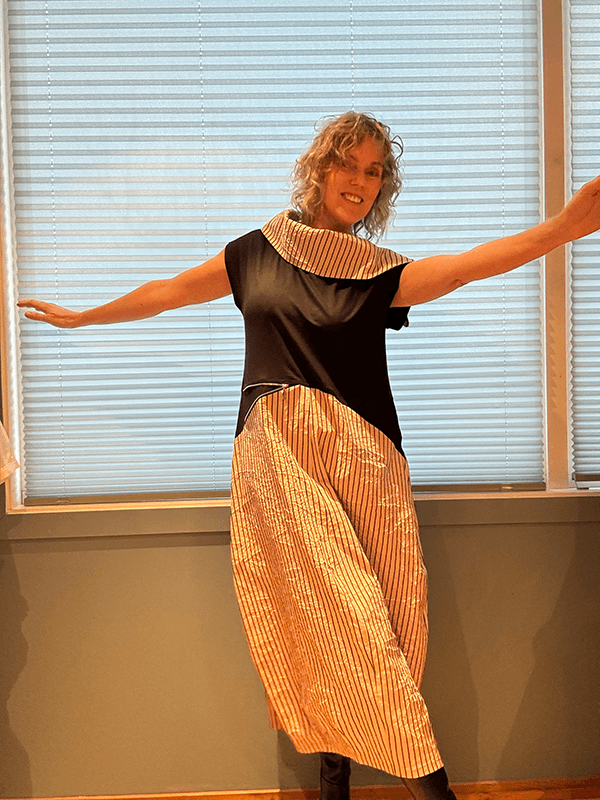 5044 Kjole Crincle, Sand / Black, Bomull