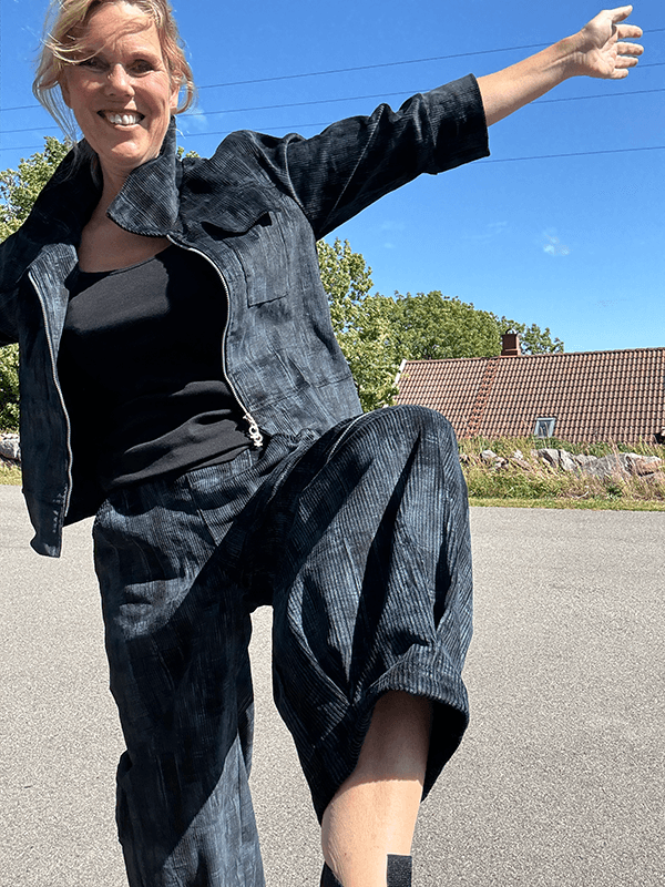 4169 Bukse Velvet, Black (BlåSvart), Cord
