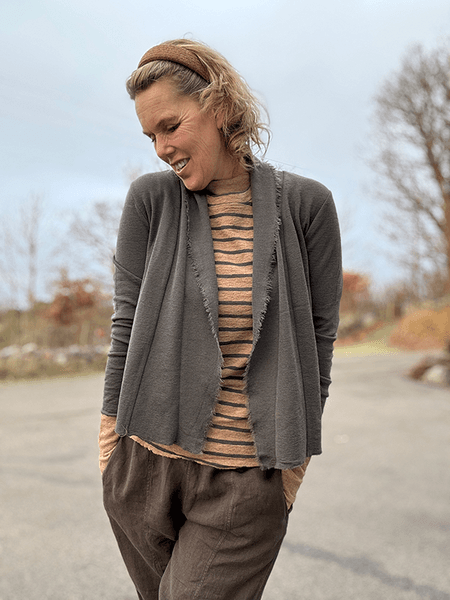 Hovedbilde 8013 Cardigan Kort, Merino, Black Coffee