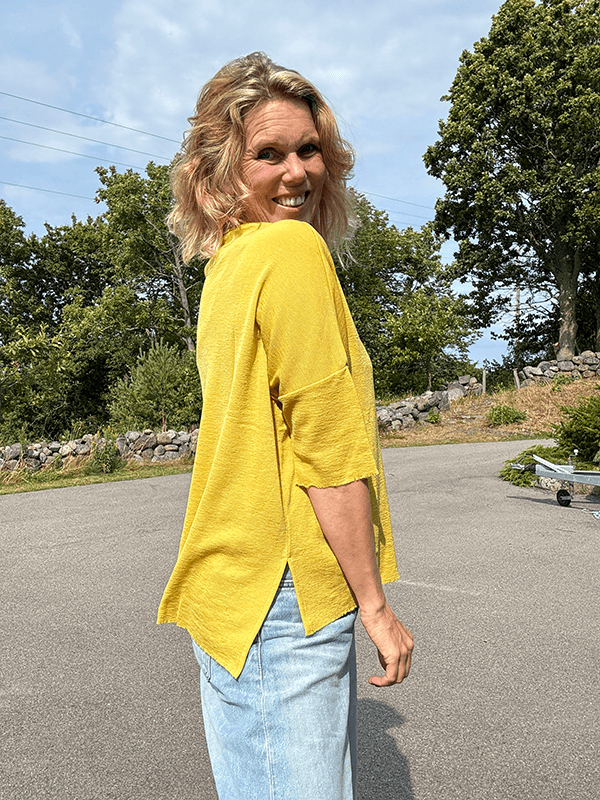 4083 T-Skjorte Vid Splitter, Lemon Curry, Merino